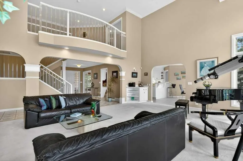 152 Scenic Ridge Crescent NW Calgary AB T3L 1V7
