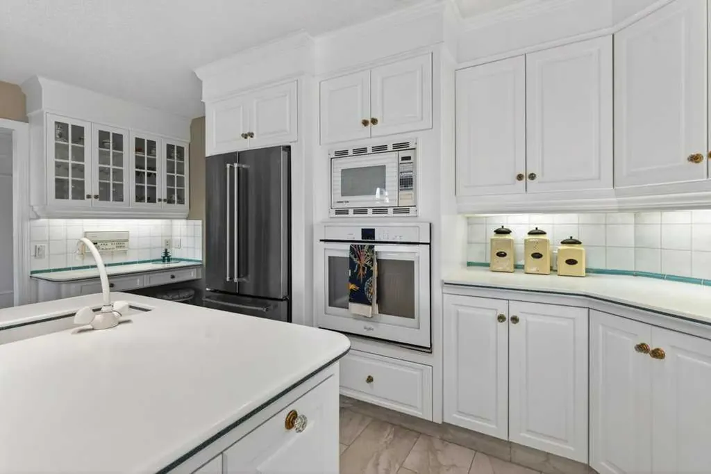 152 Scenic Ridge Crescent NW Calgary AB T3L 1V7