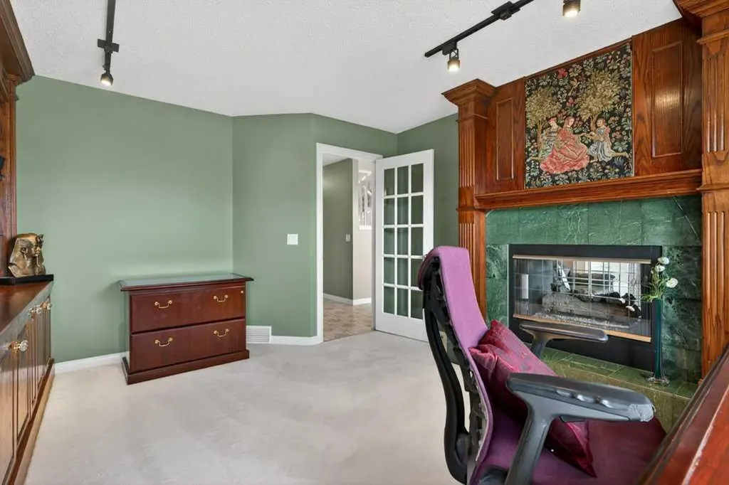 152 Scenic Ridge Crescent NW Calgary AB T3L 1V7