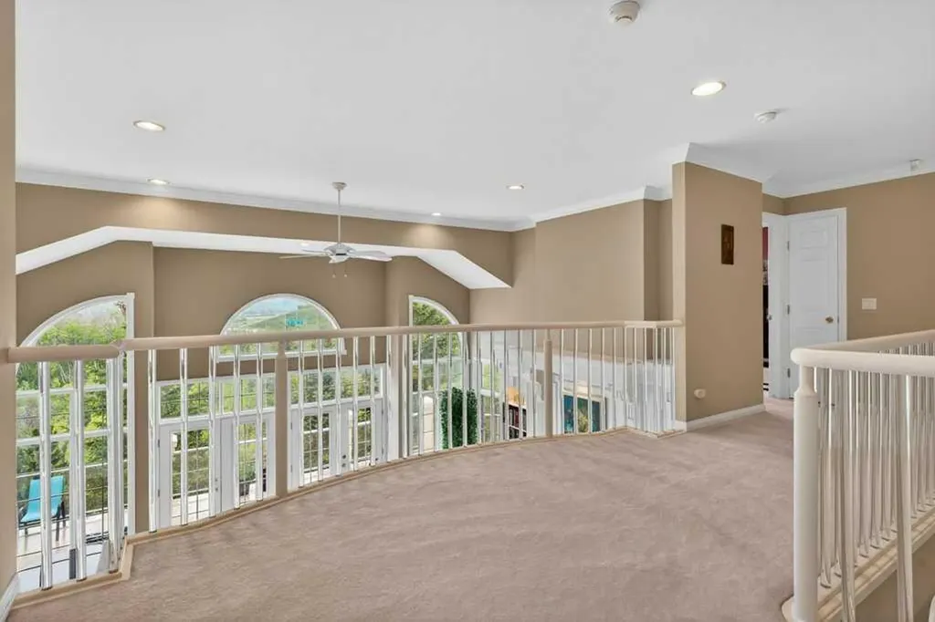 152 Scenic Ridge Crescent NW Calgary AB T3L 1V7