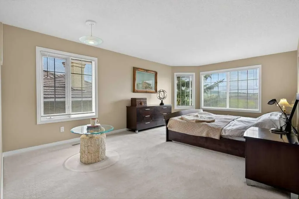 152 Scenic Ridge Crescent NW Calgary AB T3L 1V7