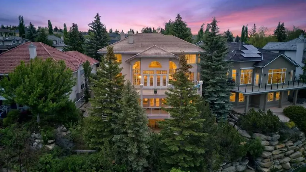 152 Scenic Ridge Crescent NW Calgary AB T3L 1V7