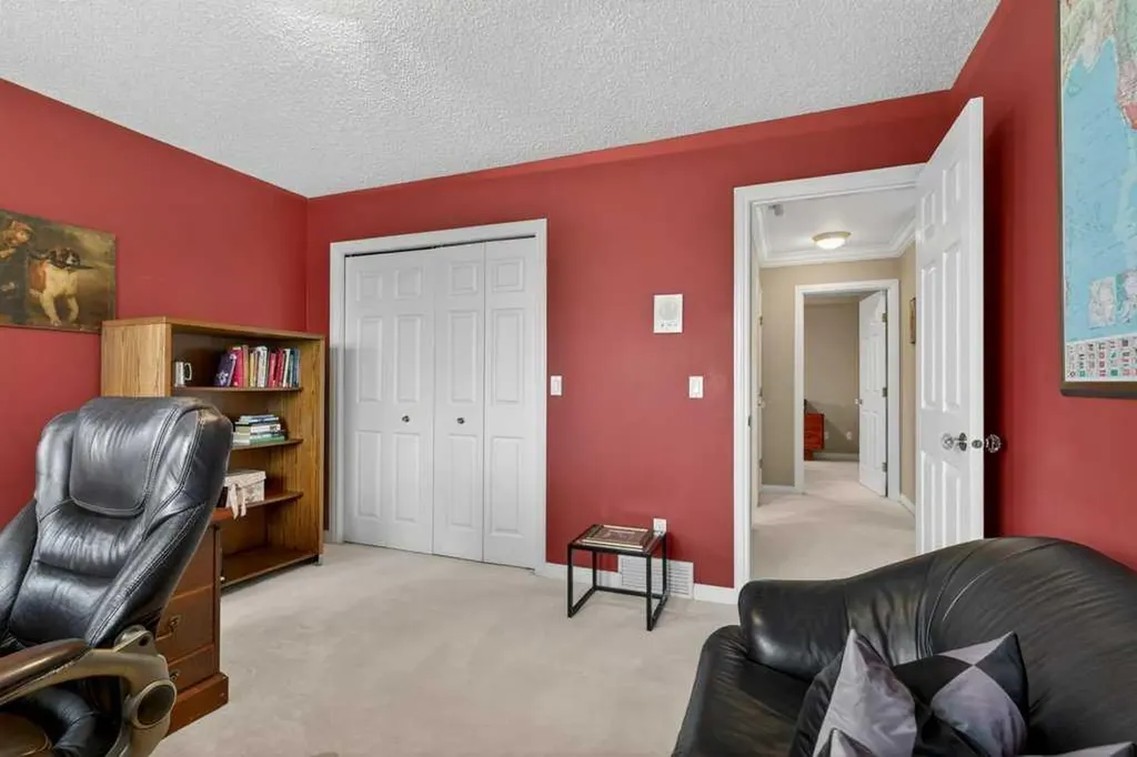 152 Scenic Ridge Crescent NW Calgary AB T3L 1V7