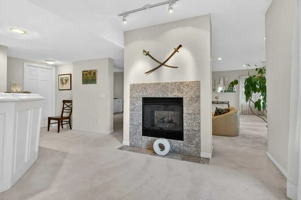 152 Scenic Ridge Crescent NW Calgary AB T3L 1V7