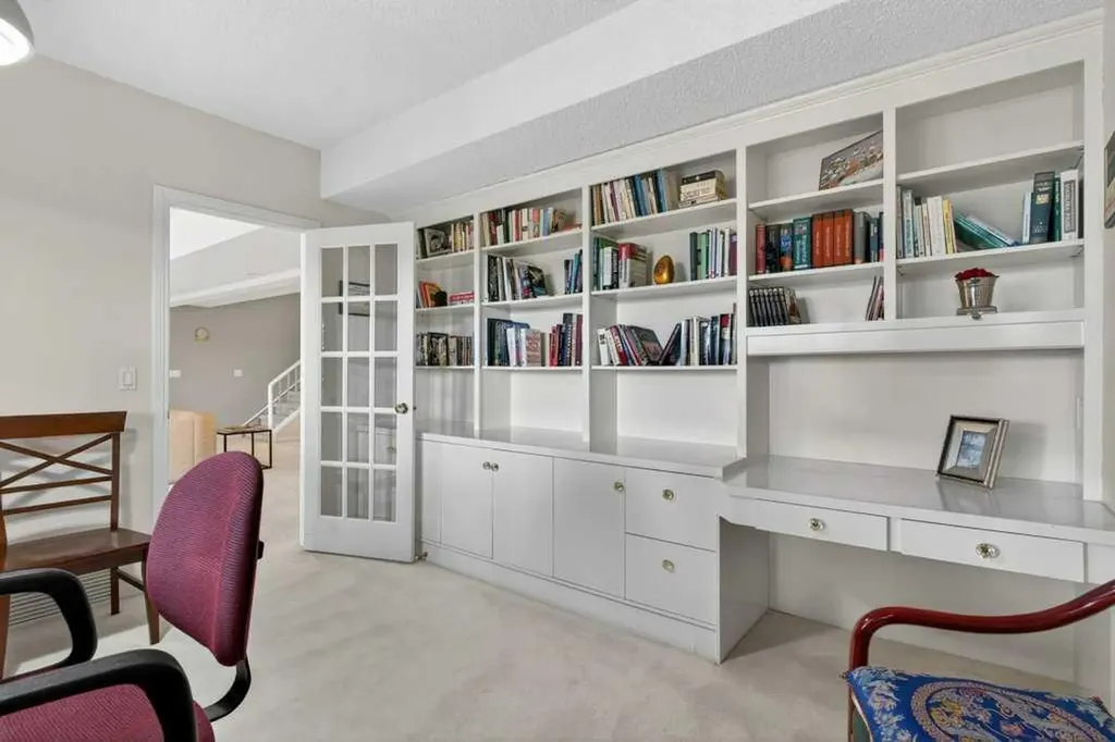152 Scenic Ridge Crescent NW Calgary AB T3L 1V7