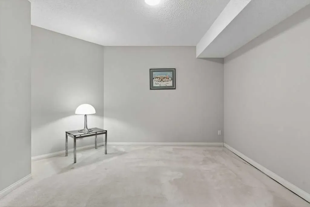 152 Scenic Ridge Crescent NW Calgary AB T3L 1V7