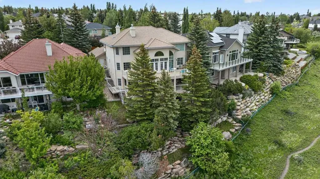 152 Scenic Ridge Crescent NW Calgary AB T3L 1V7