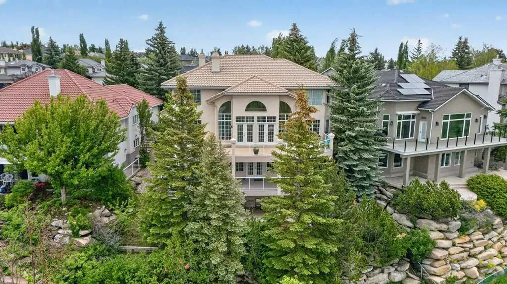 152 Scenic Ridge Crescent NW Calgary AB T3L 1V7
