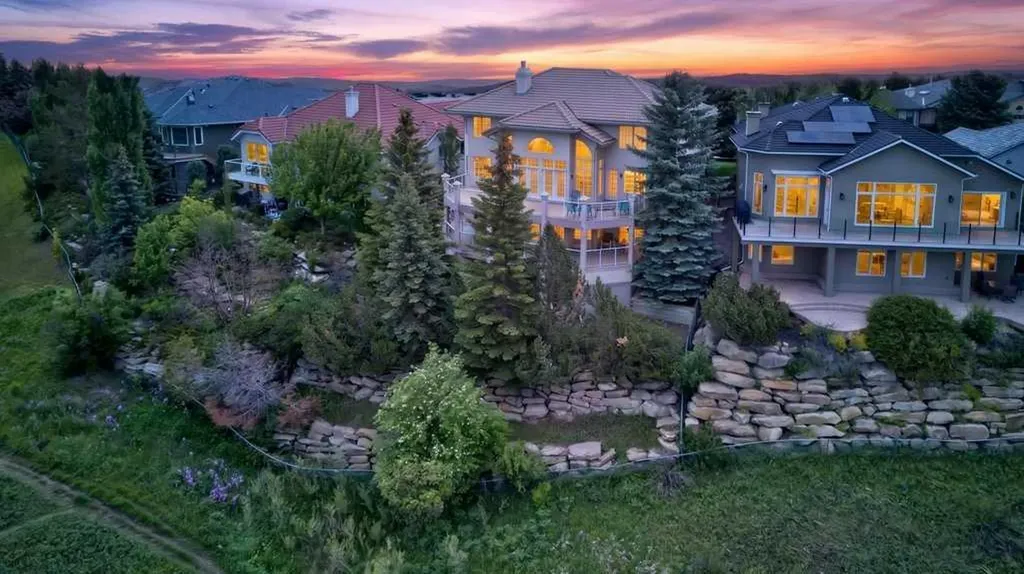 152 Scenic Ridge Crescent NW Calgary AB T3L 1V7