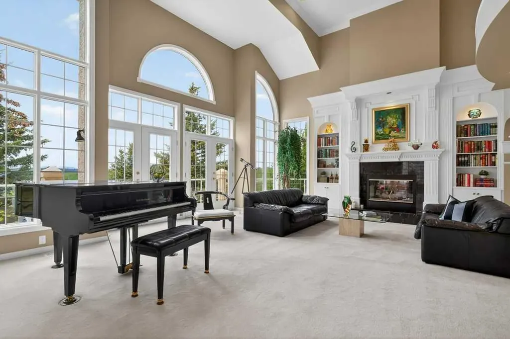 152 Scenic Ridge Crescent NW Calgary AB T3L 1V7
