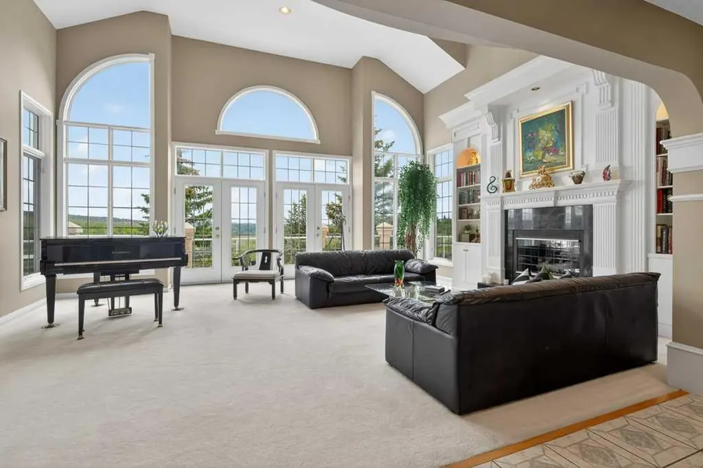 152 Scenic Ridge Crescent NW Calgary AB T3L 1V7