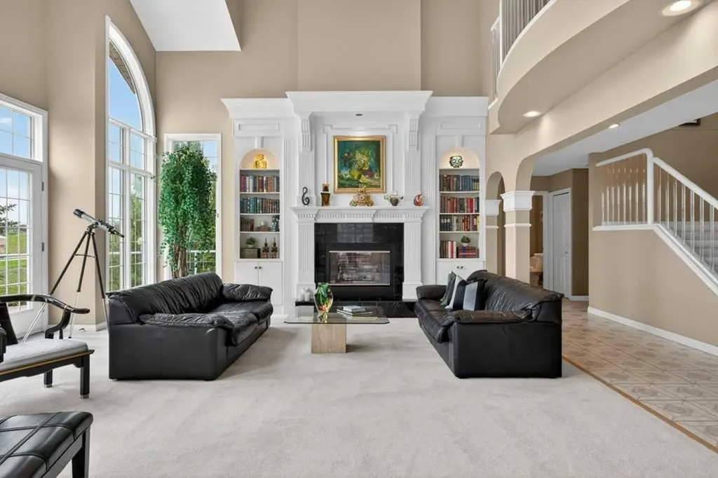 152 Scenic Ridge Crescent NW Calgary AB T3L 1V7