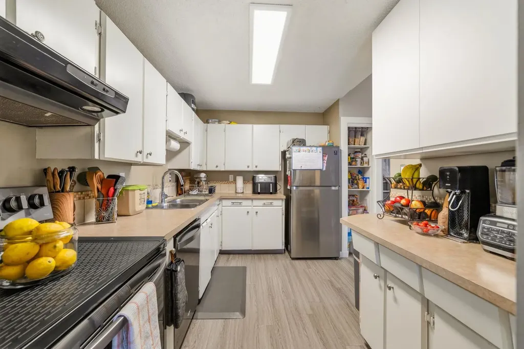 20 Columbia Bay W Lethbridge AB T1K 5A7