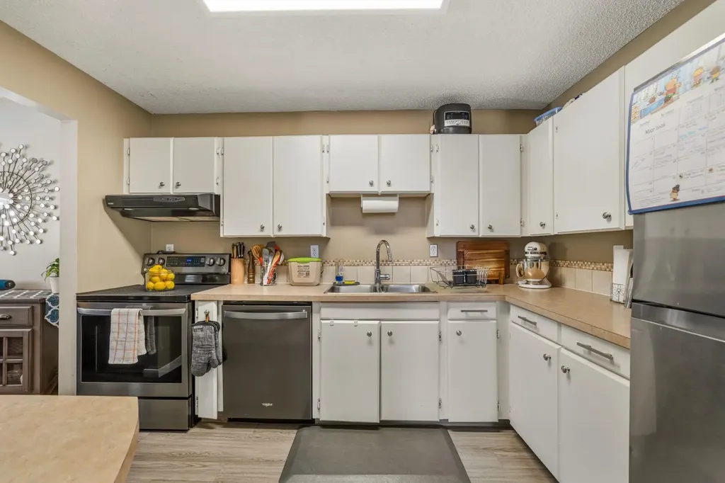 20 Columbia Bay W Lethbridge AB T1K 5A7