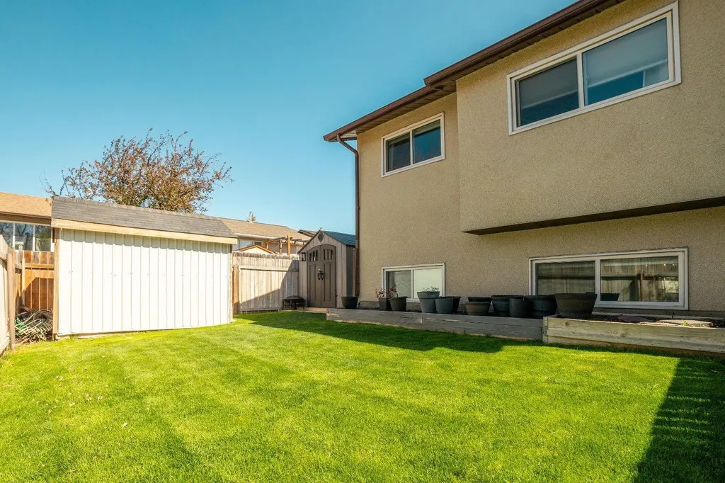 20 Columbia Bay W Lethbridge AB T1K 5A7