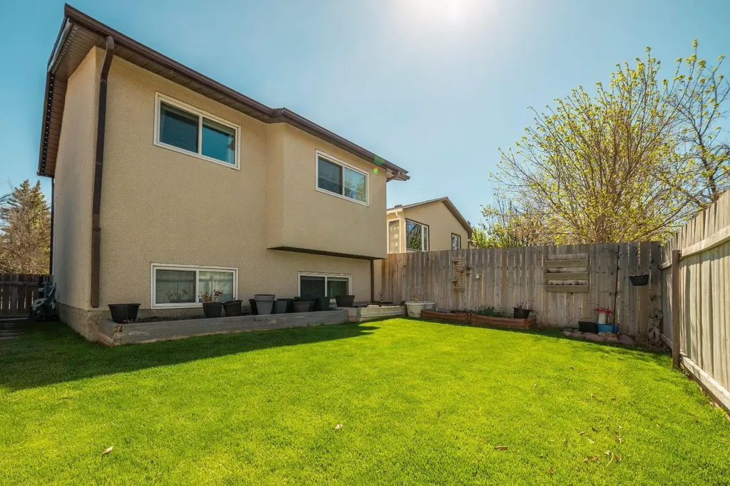 20 Columbia Bay W Lethbridge AB T1K 5A7