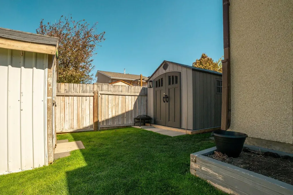 20 Columbia Bay W Lethbridge AB T1K 5A7