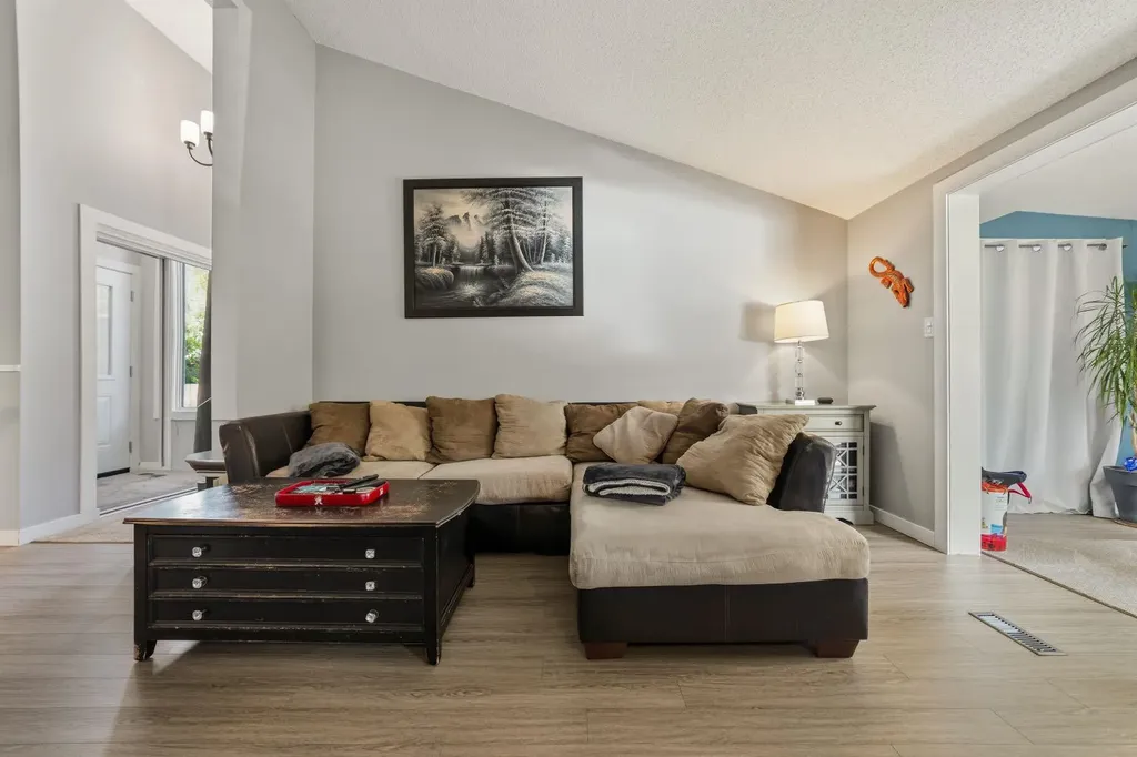 20 Columbia Bay W Lethbridge AB T1K 5A7