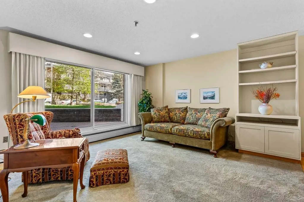 723 57 Avenue SW Calgary AB T2V 4Z3