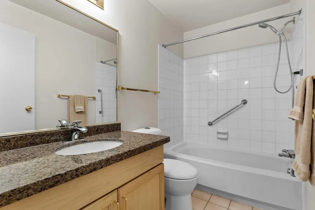 723 57 Avenue SW Calgary AB T2V 4Z3