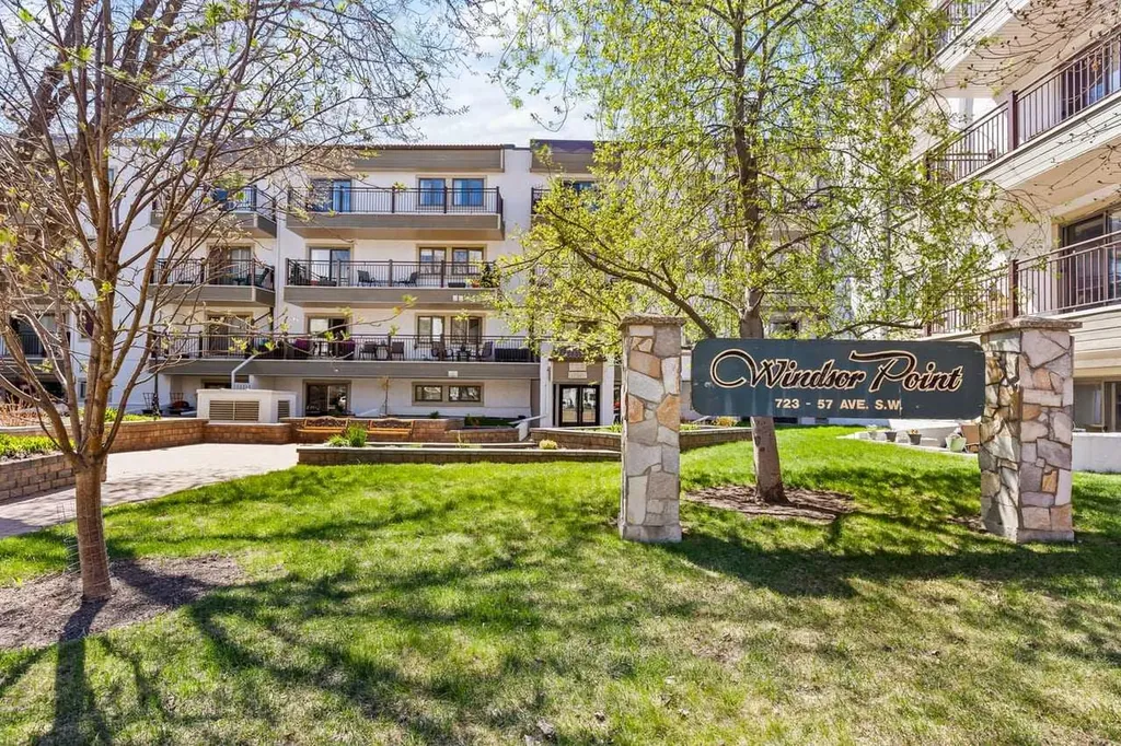 723 57 Avenue SW Calgary AB T2V 4Z3