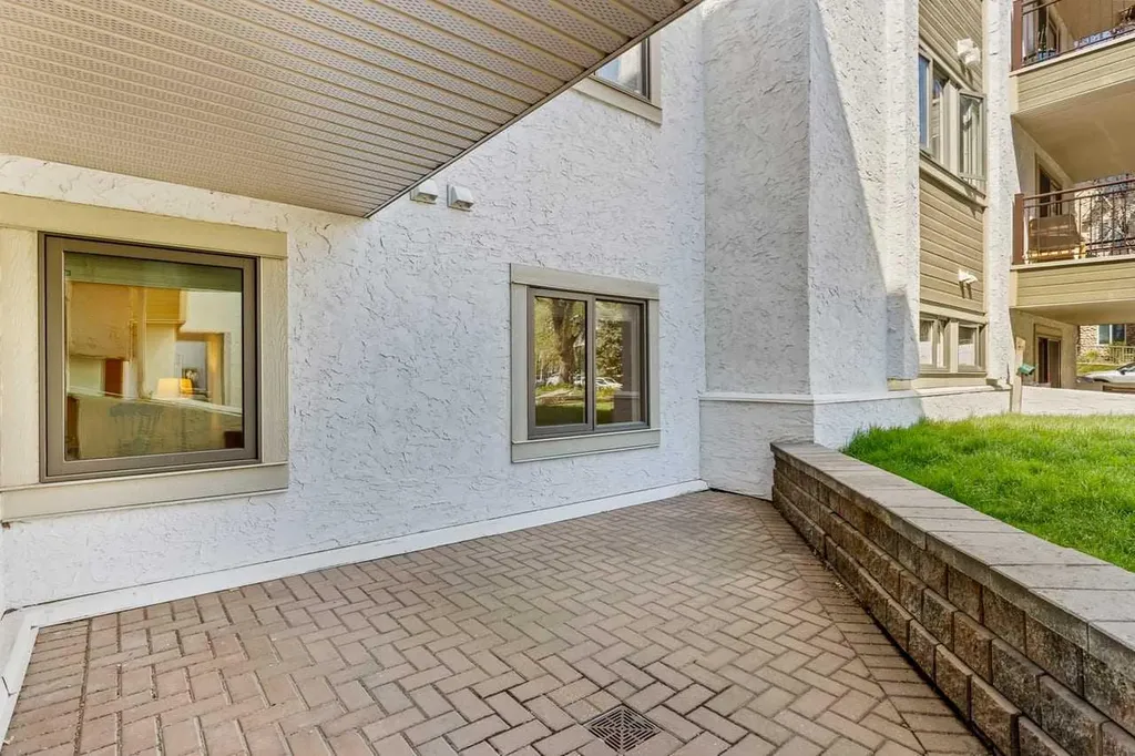 723 57 Avenue SW Calgary AB T2V 4Z3