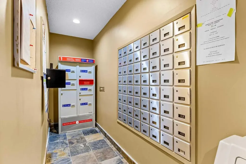 723 57 Avenue SW Calgary AB T2V 4Z3