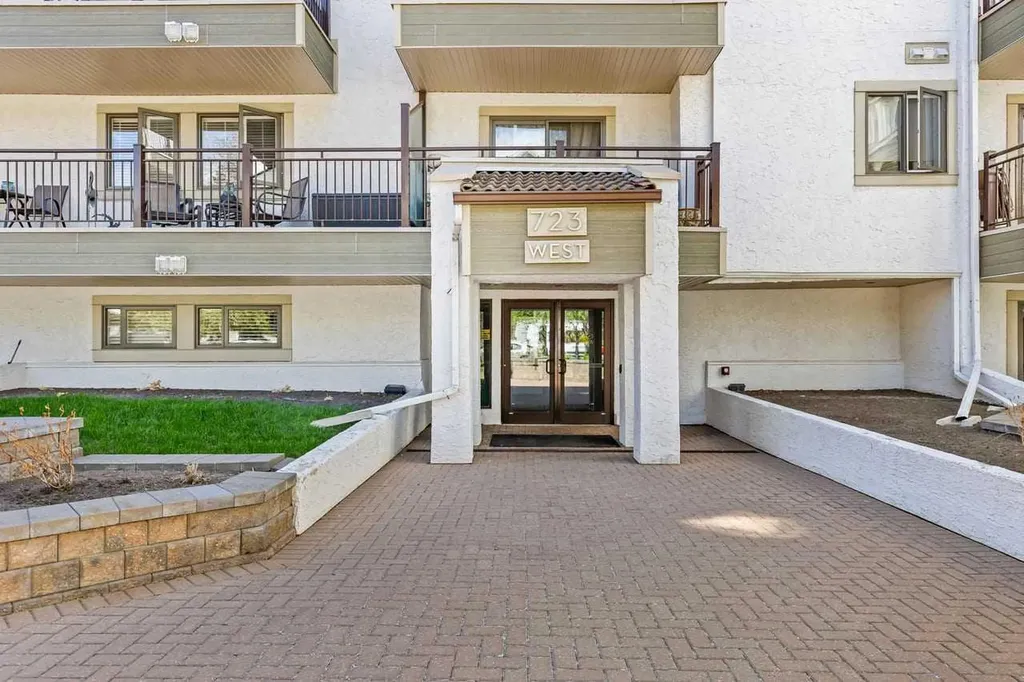 723 57 Avenue SW Calgary AB T2V 4Z3