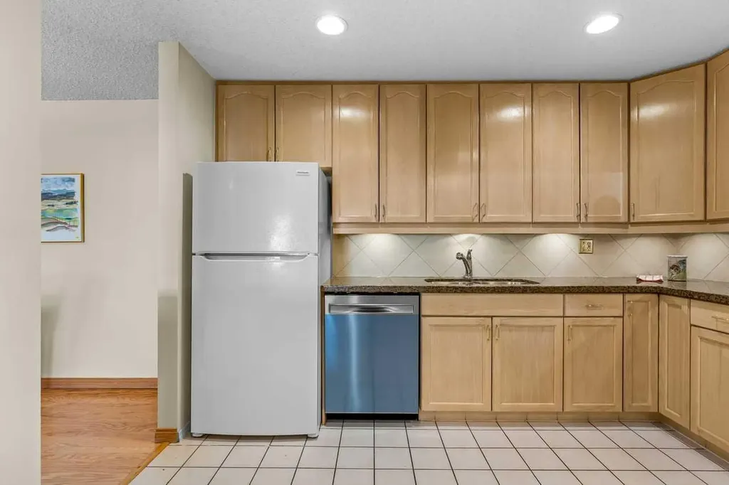 723 57 Avenue SW Calgary AB T2V 4Z3