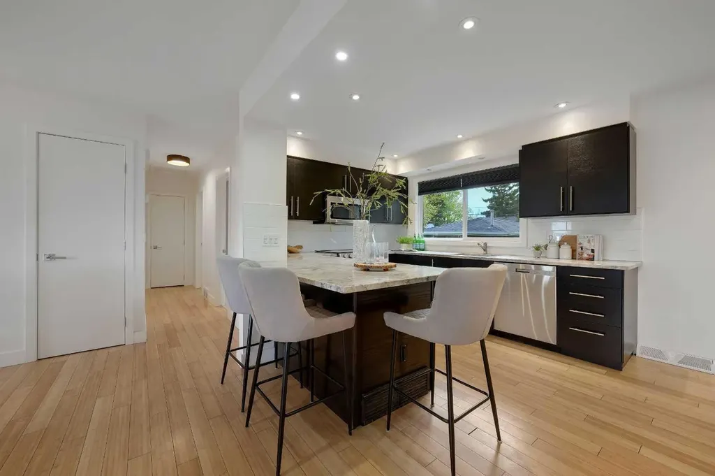 113 Langton Drive SW Calgary AB T3E 5G1