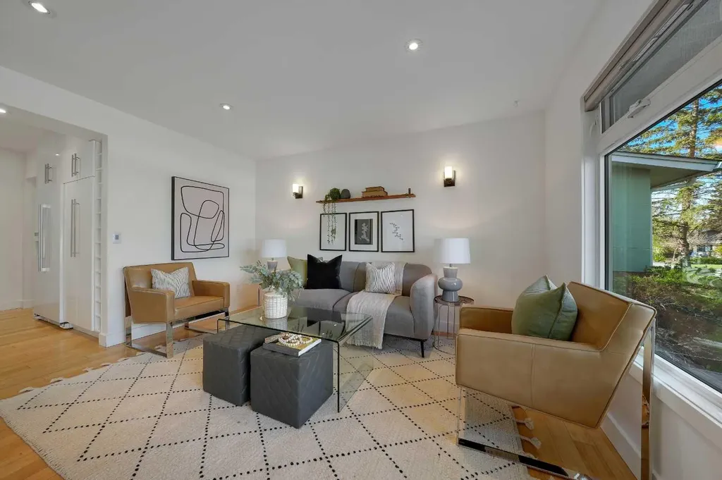 113 Langton Drive SW Calgary AB T3E 5G1