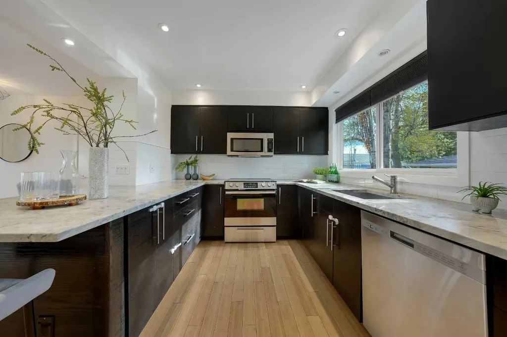 113 Langton Drive SW Calgary AB T3E 5G1