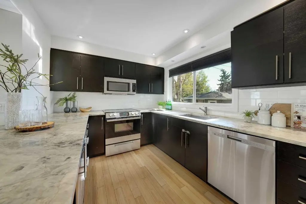 113 Langton Drive SW Calgary AB T3E 5G1
