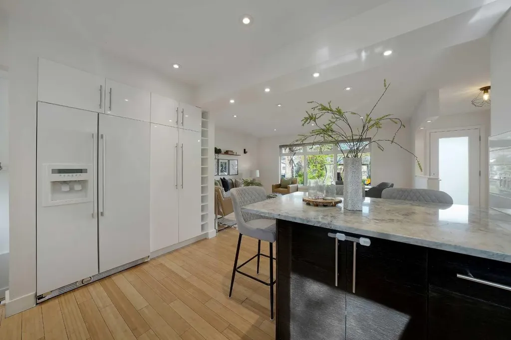 113 Langton Drive SW Calgary AB T3E 5G1