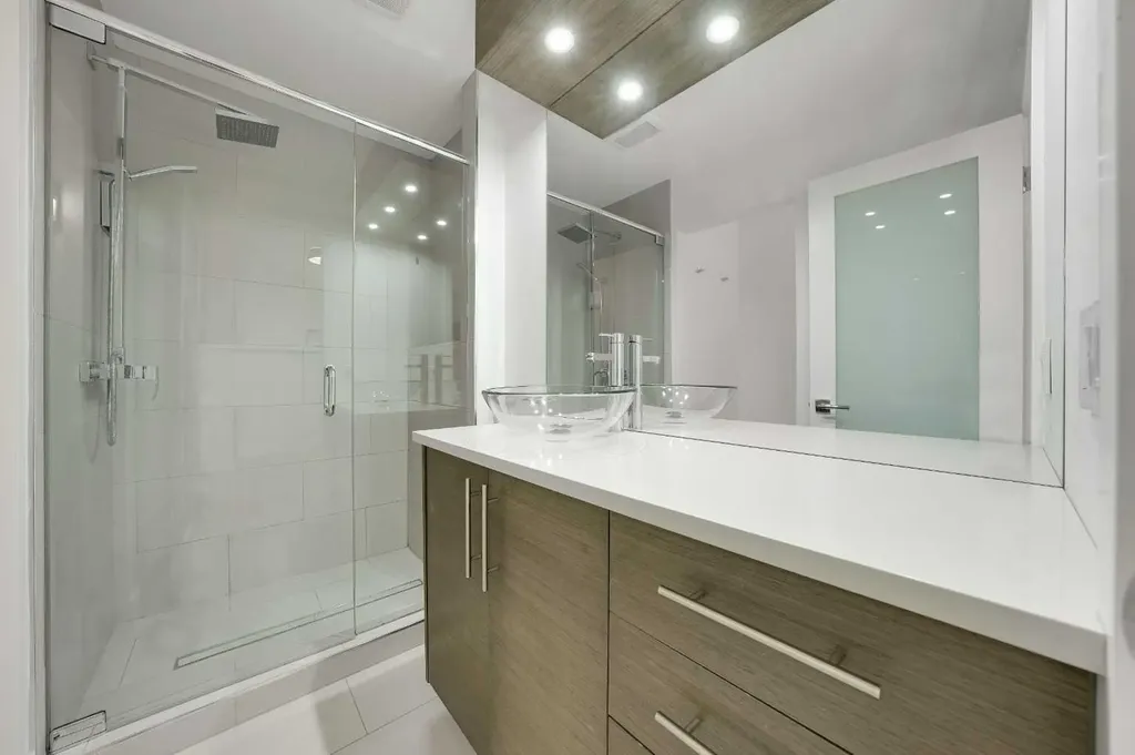 113 Langton Drive SW Calgary AB T3E 5G1