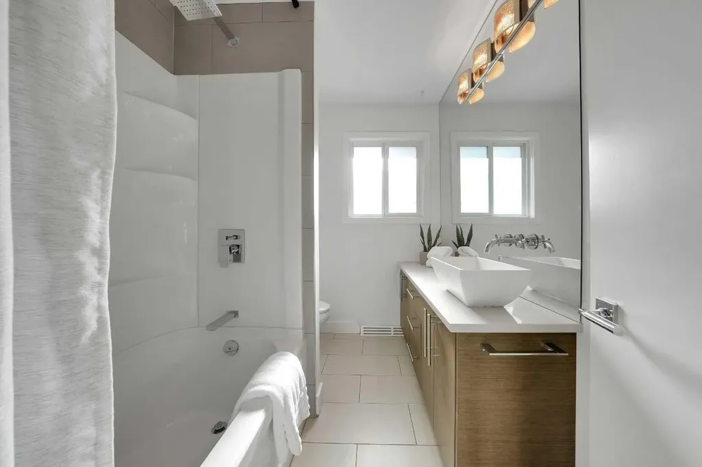 113 Langton Drive SW Calgary AB T3E 5G1
