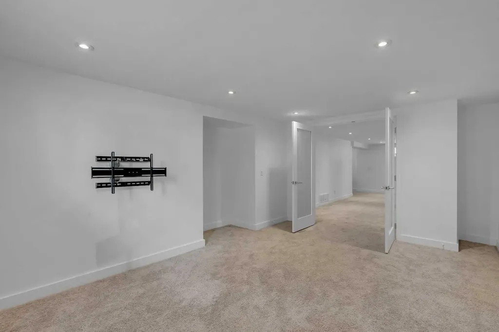 113 Langton Drive SW Calgary AB T3E 5G1