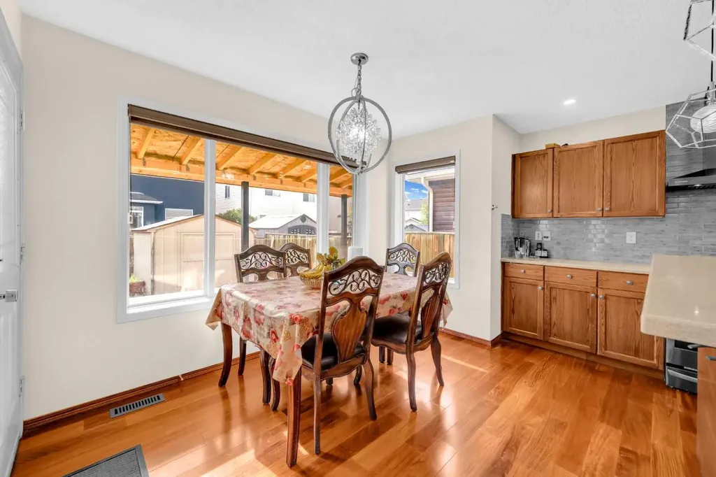 51 Coral Reef Close NE Calgary AB T3J3Y4