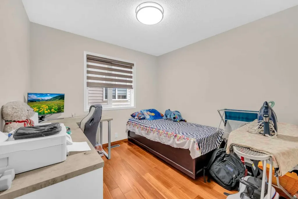 51 Coral Reef Close NE Calgary AB T3J3Y4