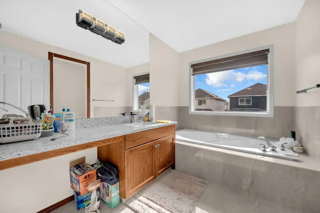 51 Coral Reef Close NE Calgary AB T3J3Y4