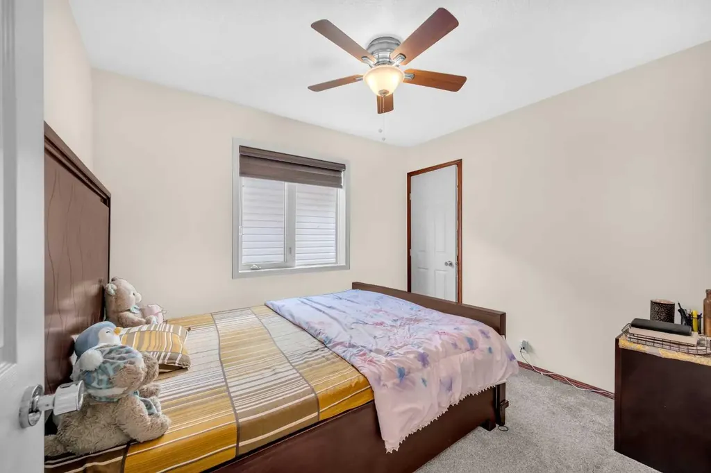 51 Coral Reef Close NE Calgary AB T3J3Y4