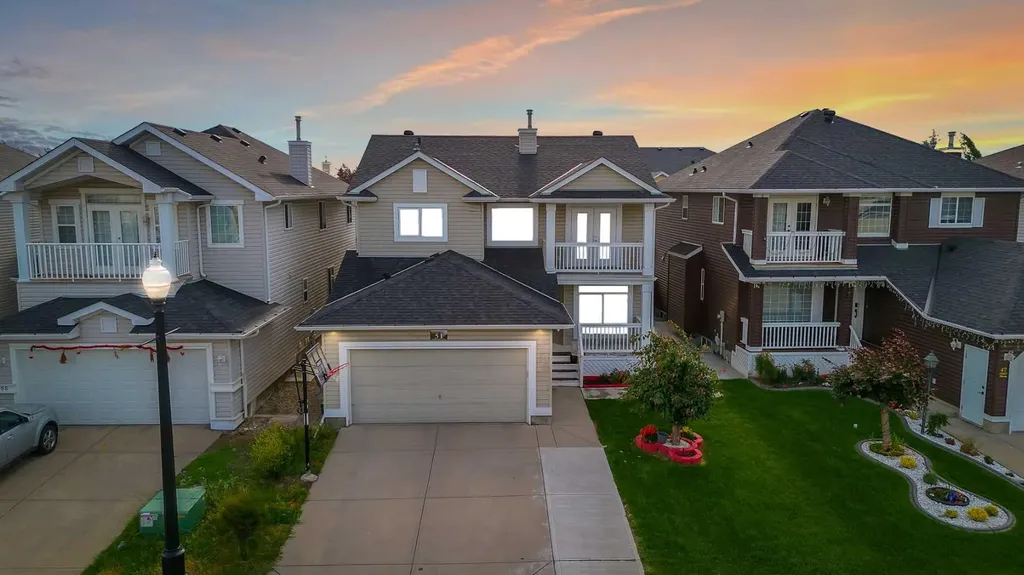 51 Coral Reef Close NE Calgary AB T3J3Y4