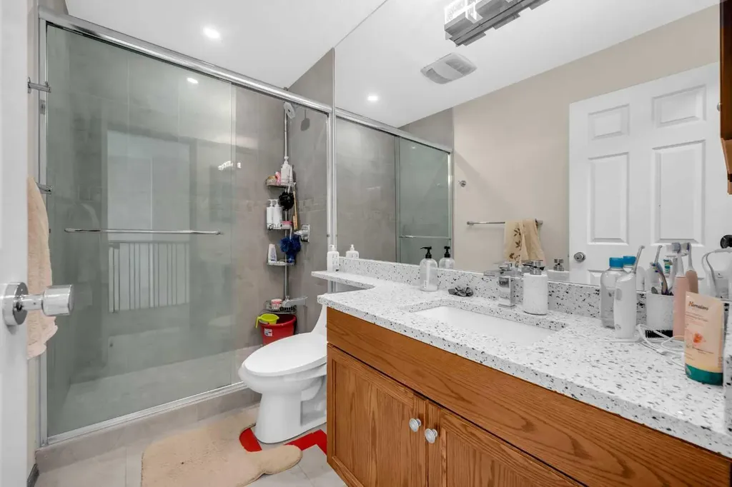 51 Coral Reef Close NE Calgary AB T3J3Y4