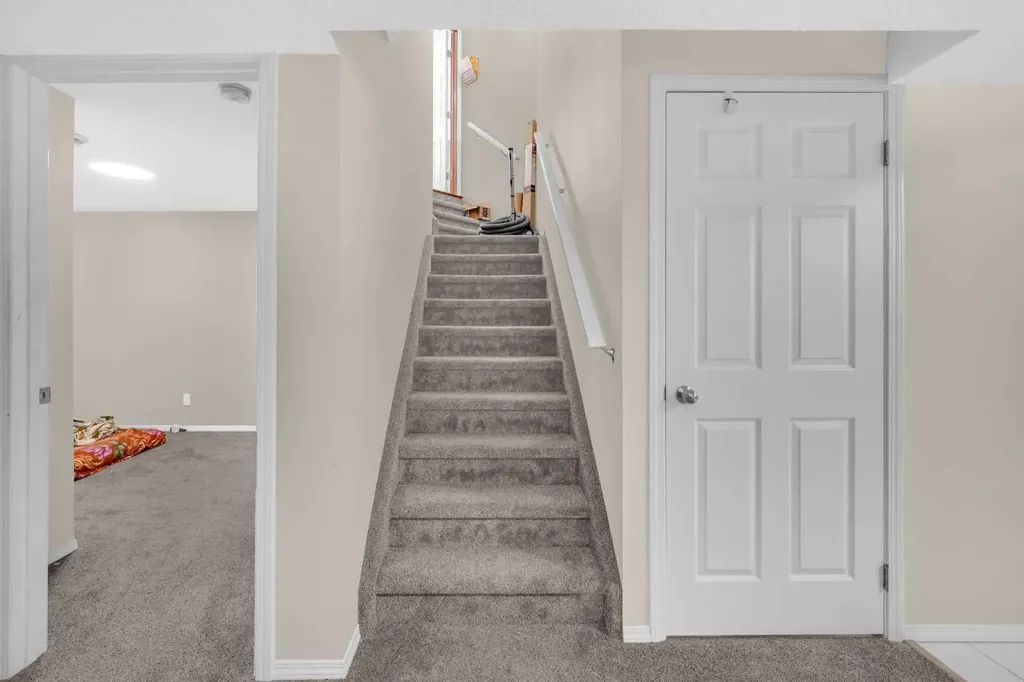 51 Coral Reef Close NE Calgary AB T3J3Y4
