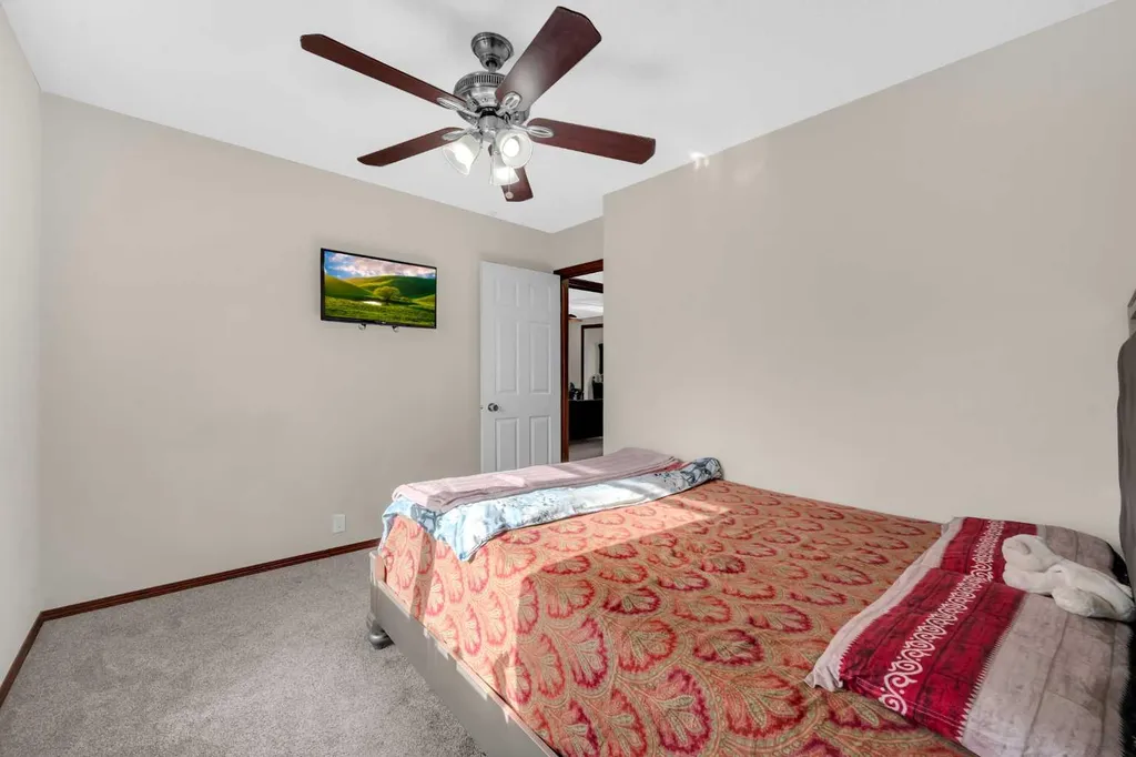 51 Coral Reef Close NE Calgary AB T3J3Y4