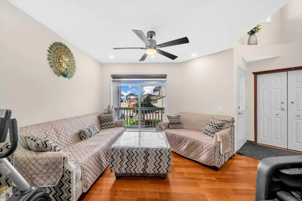 51 Coral Reef Close NE Calgary AB T3J3Y4