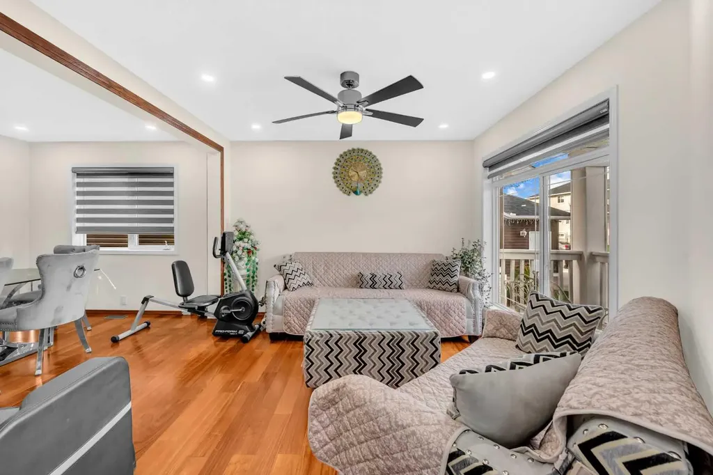 51 Coral Reef Close NE Calgary AB T3J3Y4