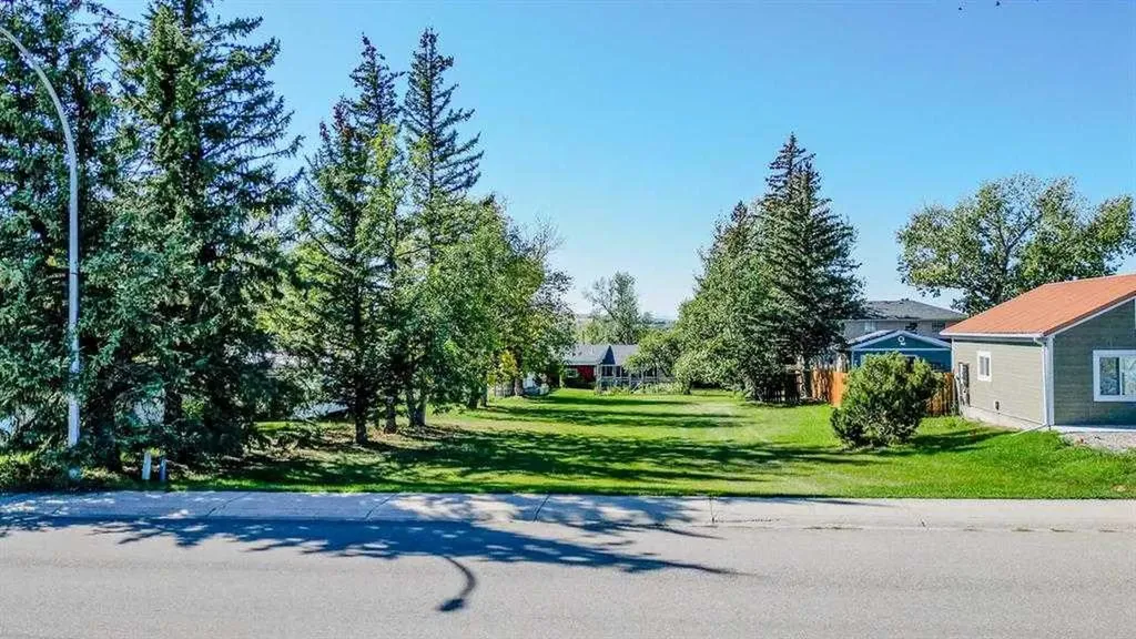 731 2 Street E Cardston AB T0K 0K0