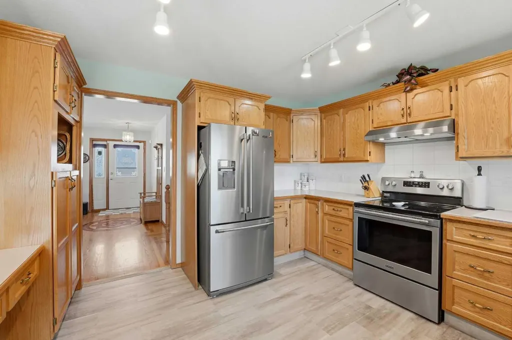 74 Donnelly Crescent Red Deer AB T4R 2L8