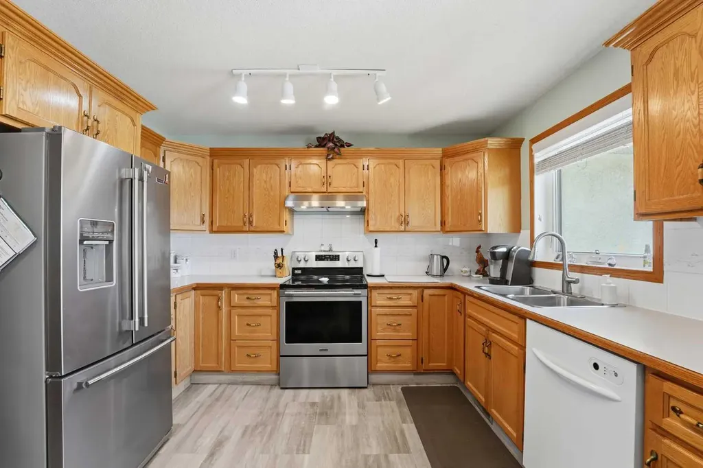74 Donnelly Crescent Red Deer AB T4R 2L8